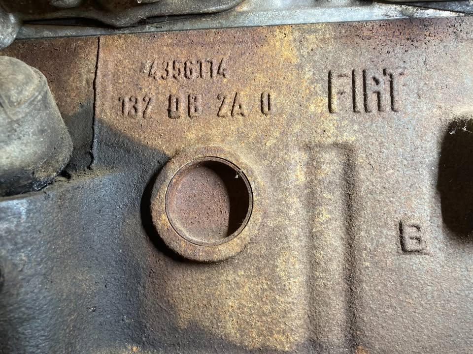 
								Fiat Twin Cam 2.0L & Auto Trans full									
