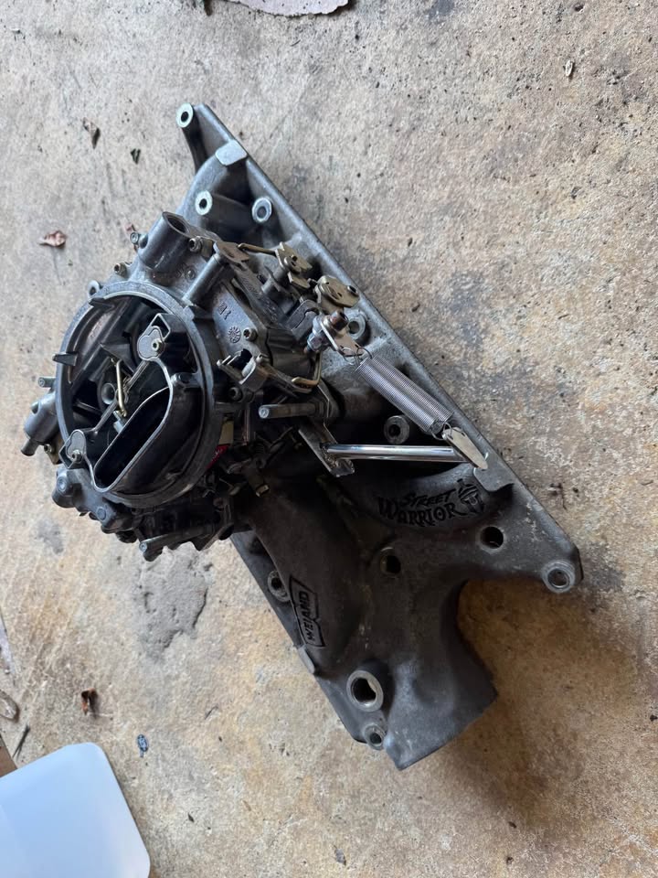 
								SBF Weiand Street Warrior Intake and Edelbrock 1405 Carb full									