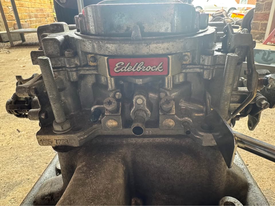 
								SBF Weiand Street Warrior Intake and Edelbrock 1405 Carb full									