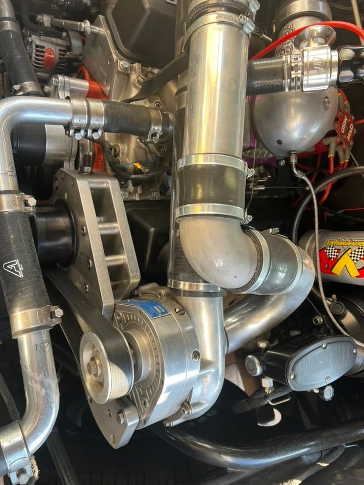 
								Pro chargerD-1SC kit with Blow thru carb full									