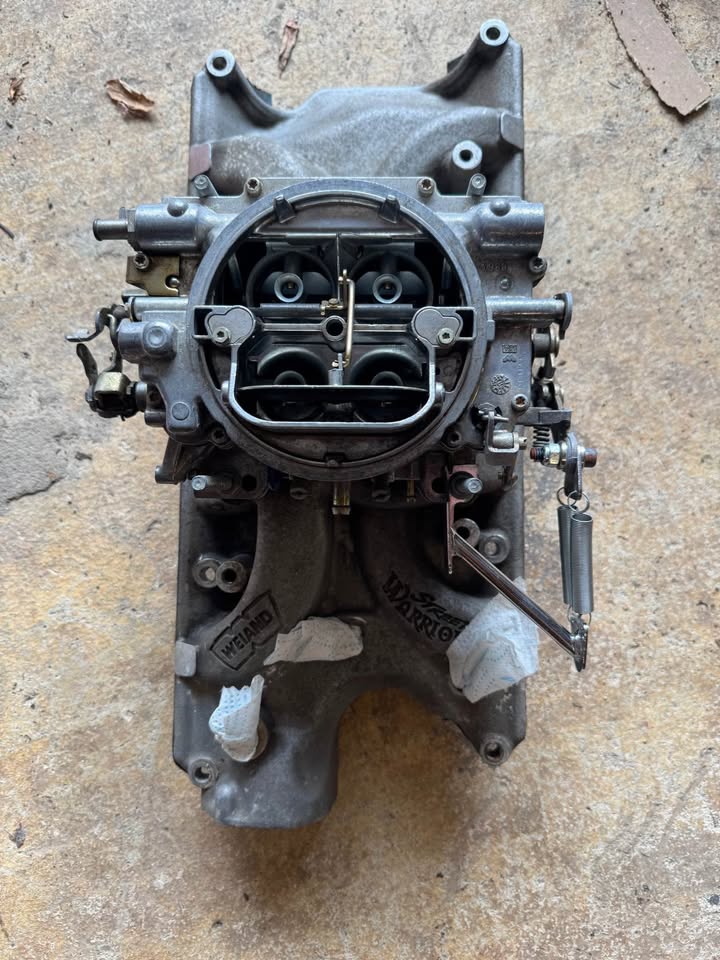 
								SBF Weiand Street Warrior Intake and Edelbrock 1405 Carb full									