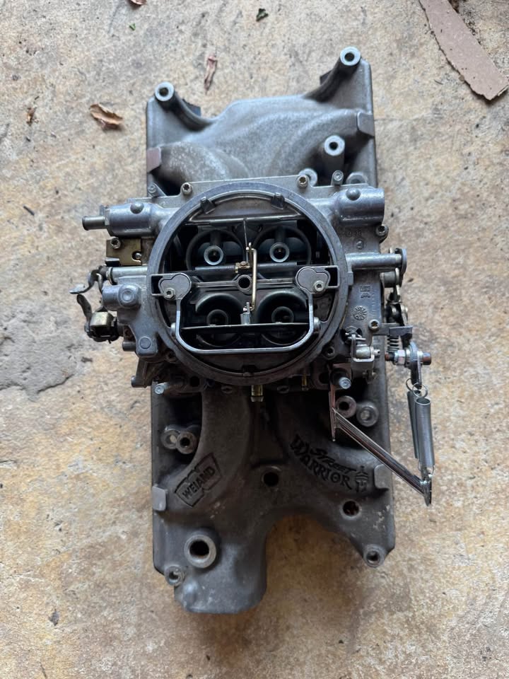 
								SBF Weiand Street Warrior Intake and Edelbrock 1405 Carb full									