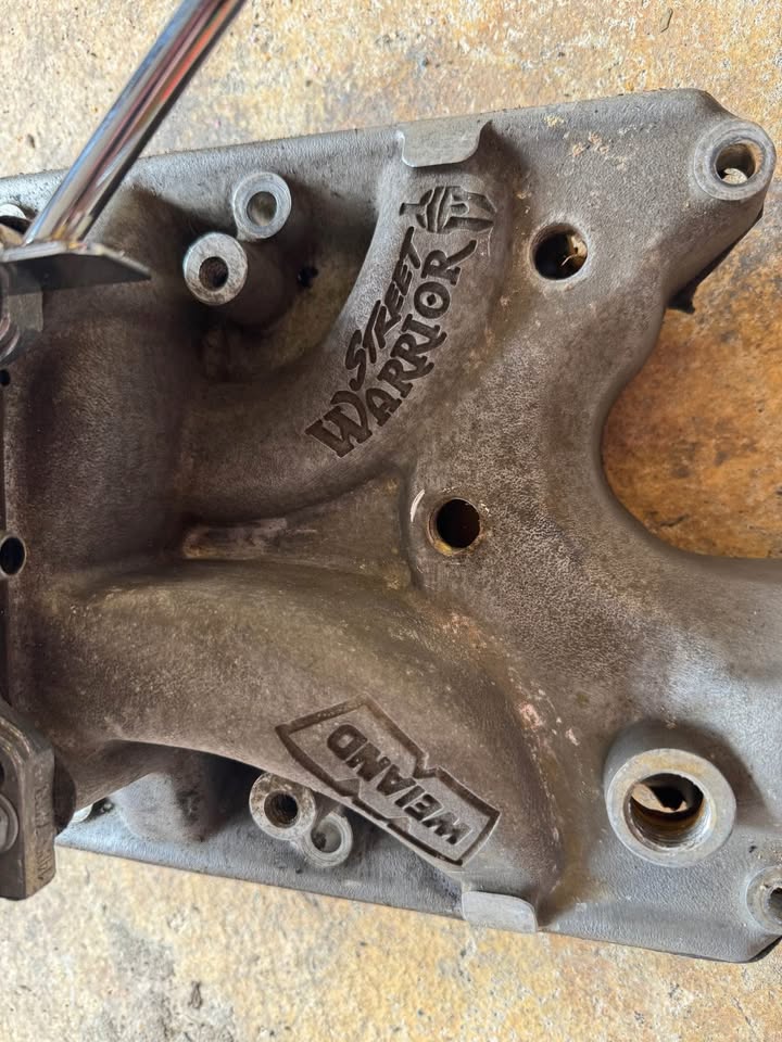 
								SBF Weiand Street Warrior Intake and Edelbrock 1405 Carb full									