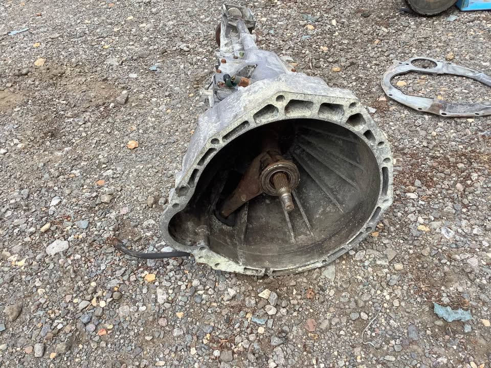 
								Borg Warner T5 gearbox originally from a 1985 Nissan 300zx Turbo full									
