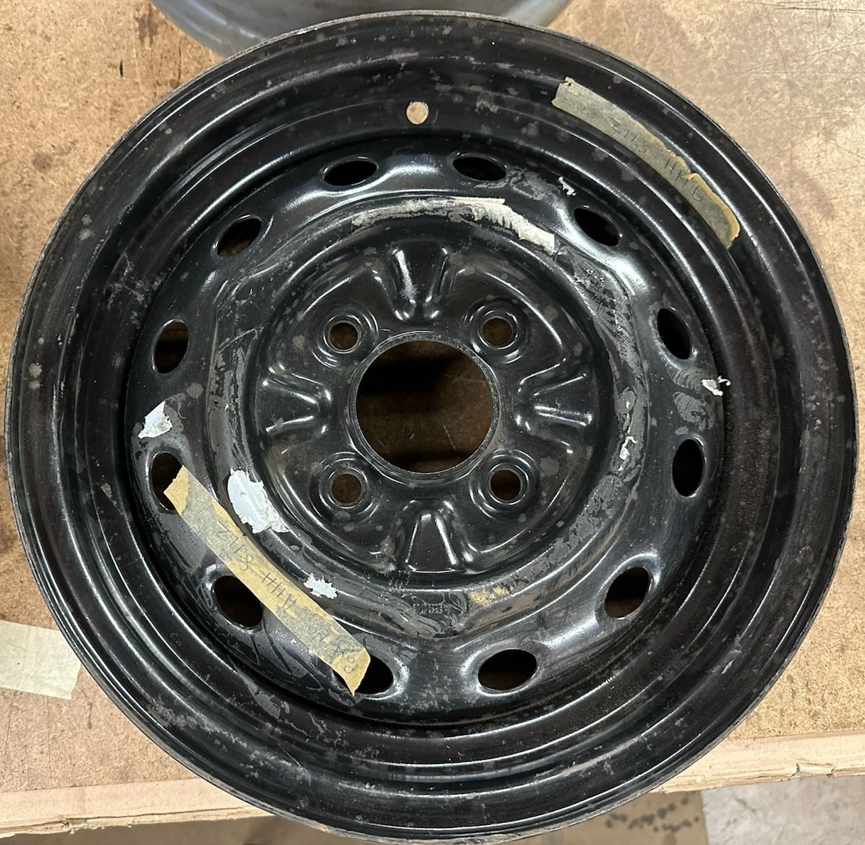 
								MG AHH 8112 MGB GT (EXCLUDING V8) SET OF 4 PERFORATED 5J X 14” STEEL WHEELS full									